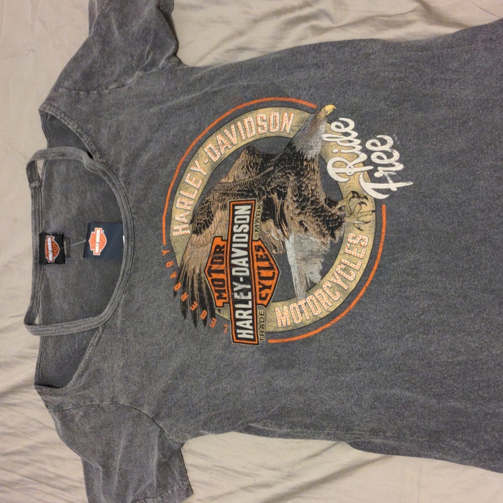 Harley Davidson Gray Shoulder Cut Sequin Short Sleeve Tee. Size Small. NWT